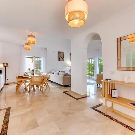 Villa Vacation I Faldo, Golf Valley, Private Pool, 24h Security, 10 Min From The Marina *