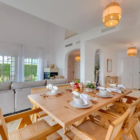 Villa Vacation I Faldo, Golf Valley, Private Pool, 24h Security, 10 Min From The Marina *